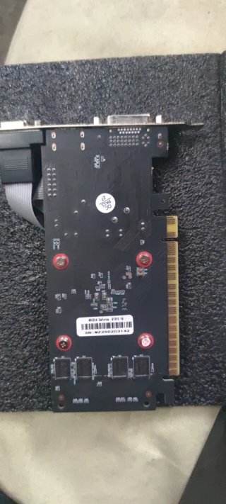 Tarjeta Gráfica SZMC Nvidia GT 210