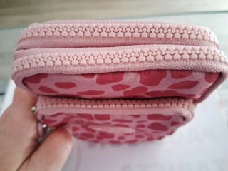 Portamóvil rosa estampado animal print