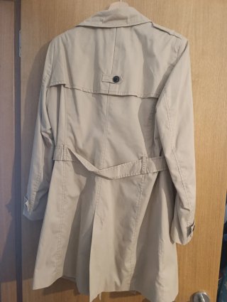 Gabardina Stradivarius Beige