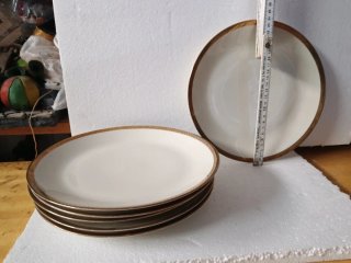Servizio piatti porcellana beige e oro