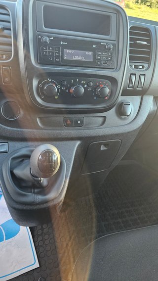 Nissan NV300 2017 9 PLZ