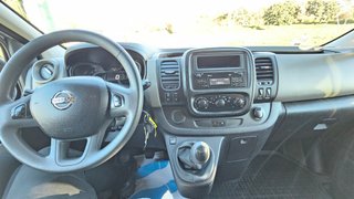 Nissan NV300 2017 9 PLZ