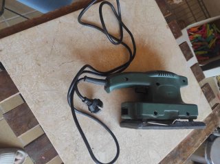 Lijadora eléctrica verde