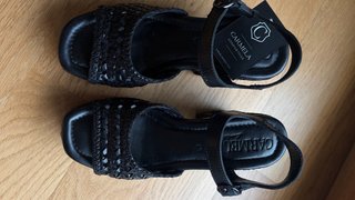Sandalias negras de plataforma tejidas “Carmela”