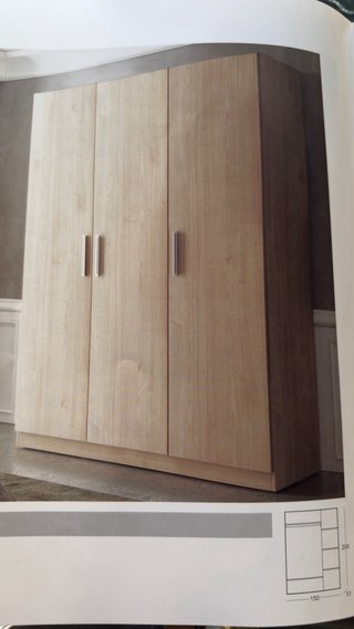 Armario de madera