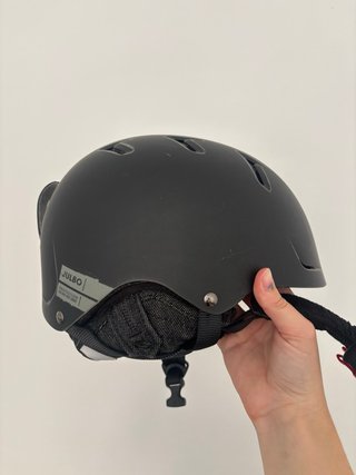 Casco de esquí negro