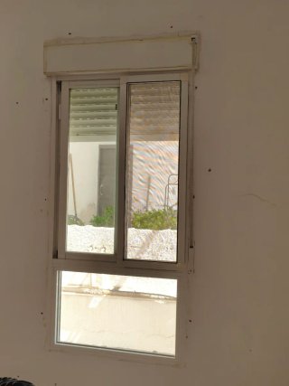 Ventana corredera con persiana 83x 178 de alto
