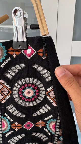 Falda Zara bordados espejo