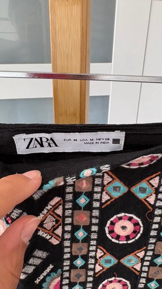 Falda Zara bordados espejo