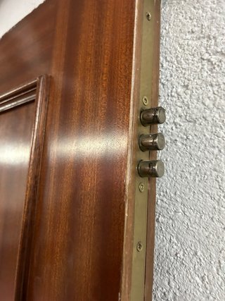 Puerta blindada madera