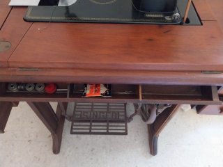 Máquina de coser Singer años 60