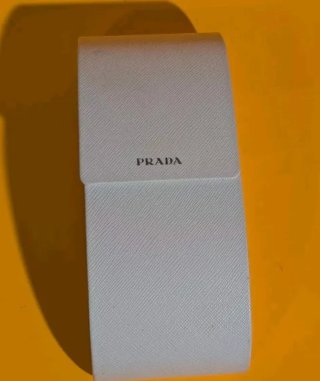 Estuche Gafas Prada Negro/Blanco Magnético