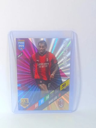 Cromo Panini FIFA 365 24 magician