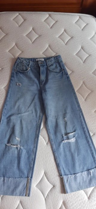 Vaqueros niña rotos