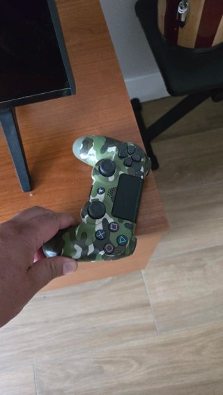 PS4 (PlayStation 4) + 2 mandos