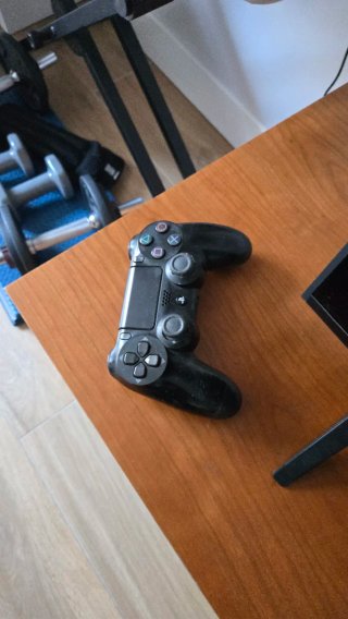 PS4 (PlayStation 4) + 2 mandos