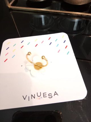 Anillo Flor Blanco y Dorado Ajustable