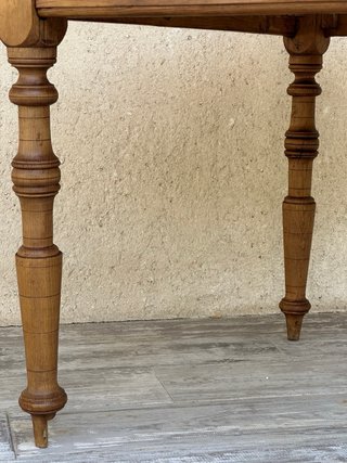 Mesa antigua francesa