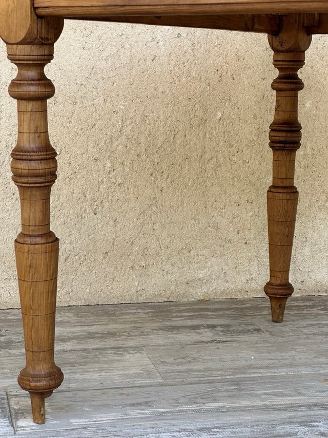 Mesa antigua francesa