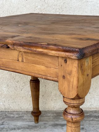 Mesa antigua francesa