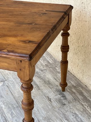 Mesa antigua francesa
