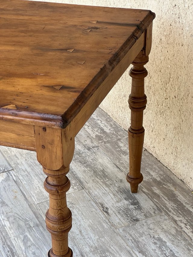 Mesa antigua francesa