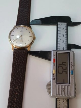 Reloj Certina Cuerda Caballero Dorado