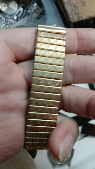 Reloj Certina Cuerda Caballero Dorado
