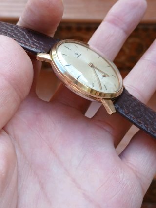 Reloj Certina Cuerda Caballero Dorado