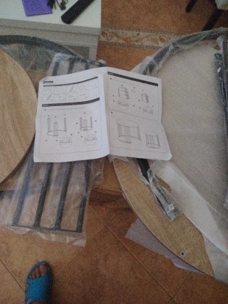 Tavoli ausiliari in metallo e legno