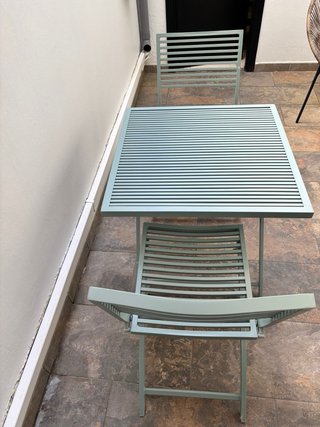 Conjunto mesa y sillas exterior verde