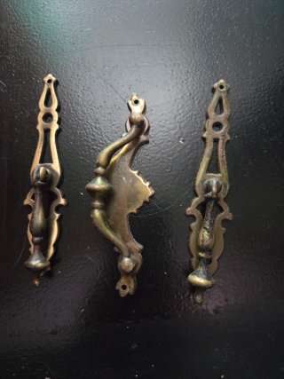 Tiradores vintage dorados para muebles