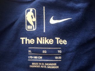Camiseta Nike Warriors S. Curry. Talla XL infantil