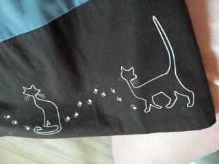 Vestido con gatitos marca Dolores Promesas