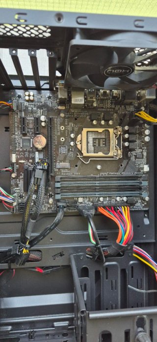 Pack PC base + caja gaming