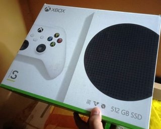 Xbox Series S completo e con giochi integrati