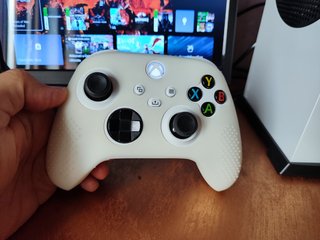 Xbox Series S completo e con giochi integrati