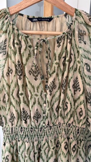 Vestido Zara estampado volantes