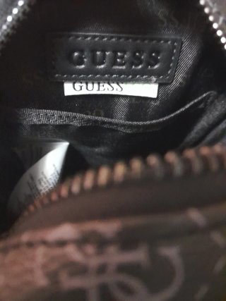 Bandolera Guess negra y gris