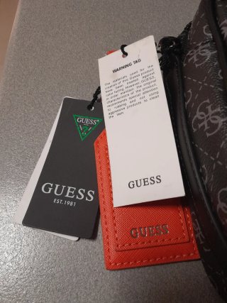 Bandolera Guess negra y gris
