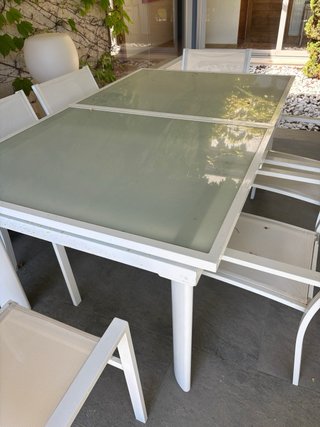 Mesa y sillas de exterior cristal y metal