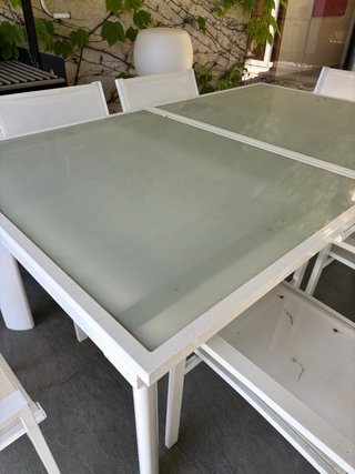 Mesa y sillas de exterior cristal y metal