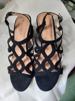 Sandalias negras tacón cómodo