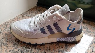 Tenis Adidas Beige y Gris