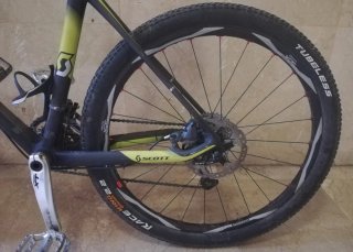 Bici MTB marca: SCOTT, modelo: scale 30, 26", L