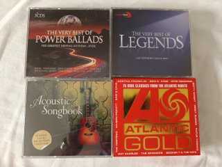 4 CDs Música Variada: Power Ballads, Legends, Acou