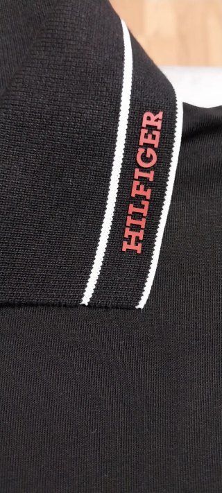 Polo Tommy Hilfiger Preto Tamanho M