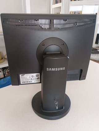 Monitor LCD Samsung SyncMaster 743B 17 pollici