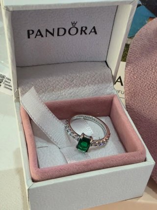 Anillo Pandora Esmeralda