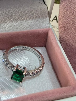Anillo Pandora Esmeralda